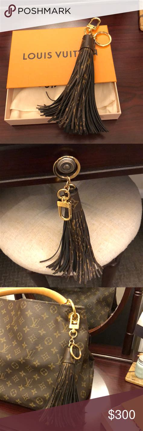 louis vuitton tassle|louis vuitton card holder.